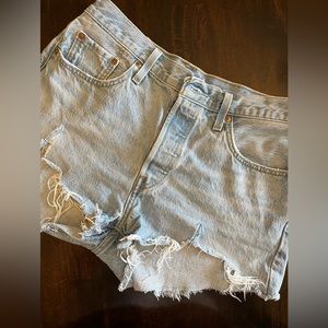 Levi size 29 shorts